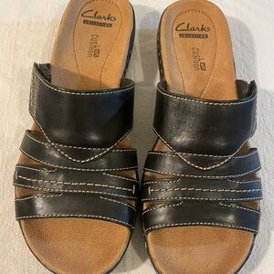 Clarks Women's Brown and Tan Mules